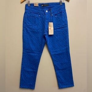 Levi’s Mid Rise Skinny Size 6 Petite Blue NWT